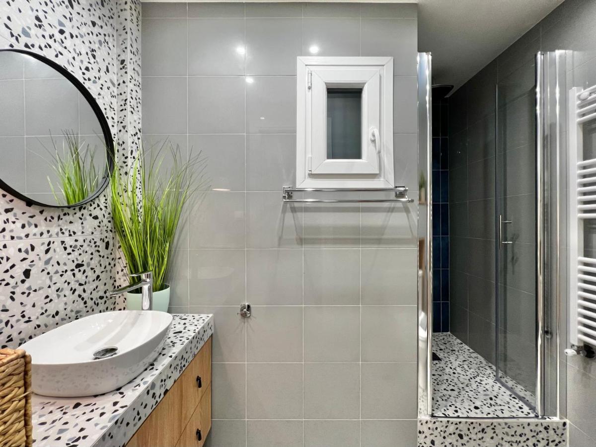 Apartment White Rabbit By Halu!